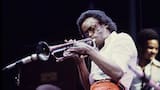 Estados Unidos celebra los cien años del nacimiento de Miles Davis, el músico que redefinió el jazz