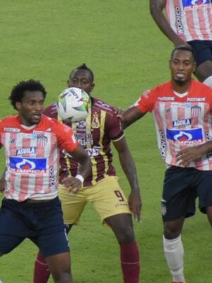 Pelotas y letras | Un Junior en reconstrucción