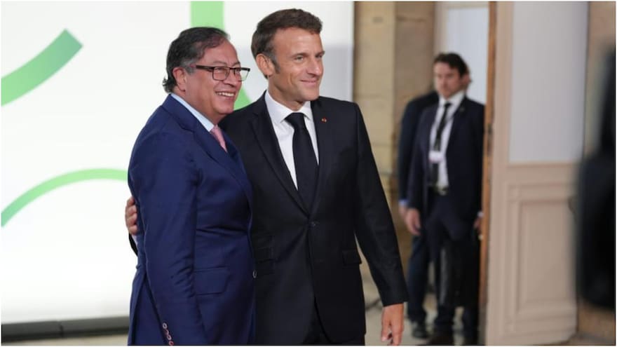Presidente Gustavo Petro fue recibido por Emmanuel Macron en Francia