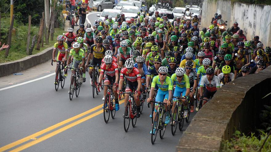 Aristóbulo Cala y bicicletas Strongman campeones de la Vuelta a Colombia 2017