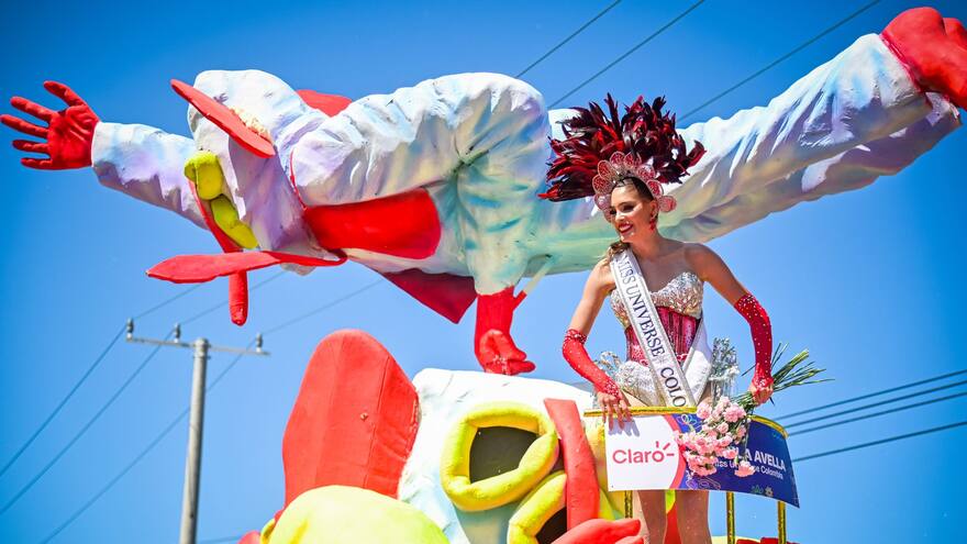 Carnaval de Barranquilla 2024: ‘Marimonda en Recocha’, carroza ganadora durante la Batalla de Flores