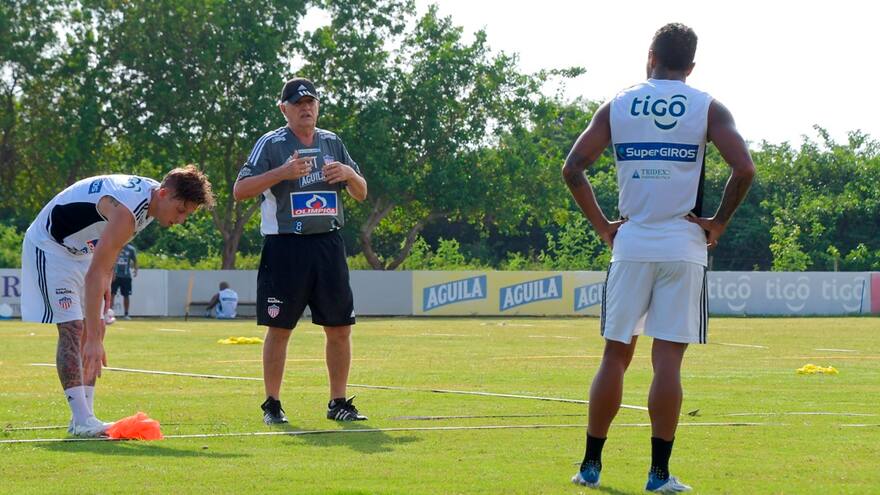 'A Rossi es el único que veo diferente en el mediocampo': Comesaña