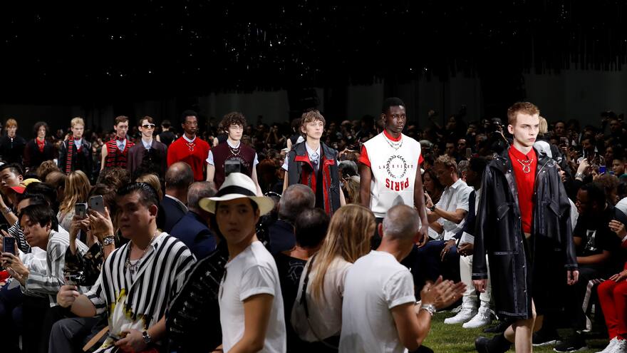 Dior busca el 'equilibrio' entre la ropa deportiva y los trajes