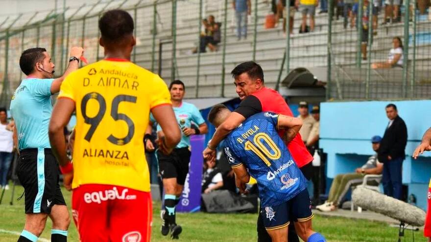 Un año y dos meses de sanción para César Farías por conducta violenta