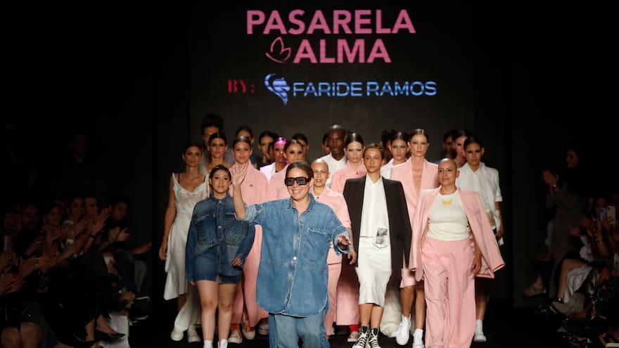 ‘Rosa, que linda eres’, la pasarela de las sobrevivientes de cáncer