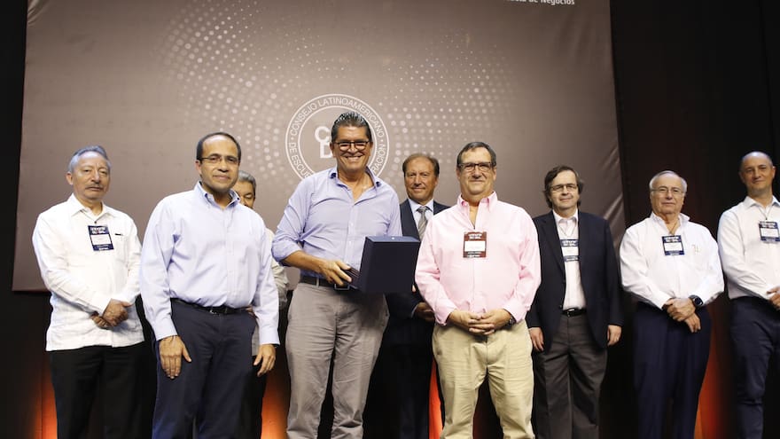 Cladea destaca a Antonio Celia como líder empresarial del país