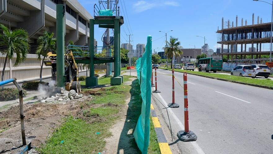 Realizan obras de desmonte del puente del Sagrado Corazón por ampliación de la 51B
