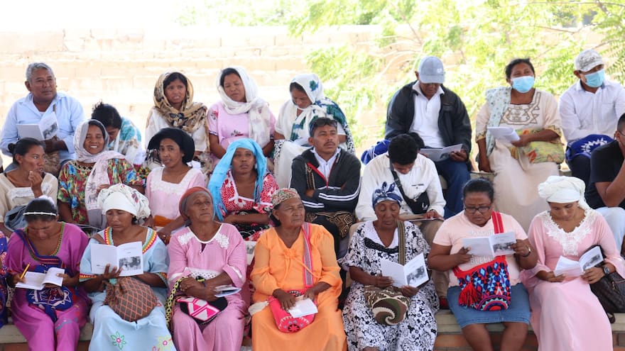 En La Guajira presentaron la primera Biblia traducida al Wayuunaiki