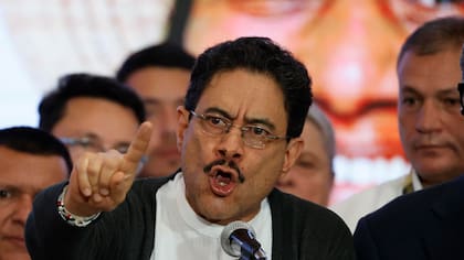 Iván Cepeda nombra compromisarios para acordar el debate con Abelardo de la Espriella