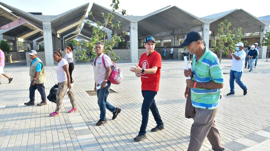 Alcaldía de Barranquilla inicia traslado de vendedores al nuevo mercado Gran Bazar