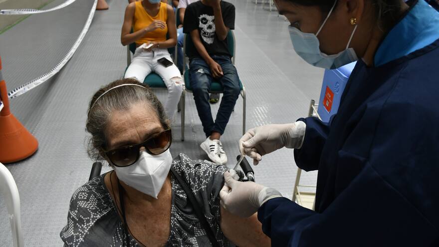 Contraloría adelanta actuación por pérdida de más de 25 mil vacunas