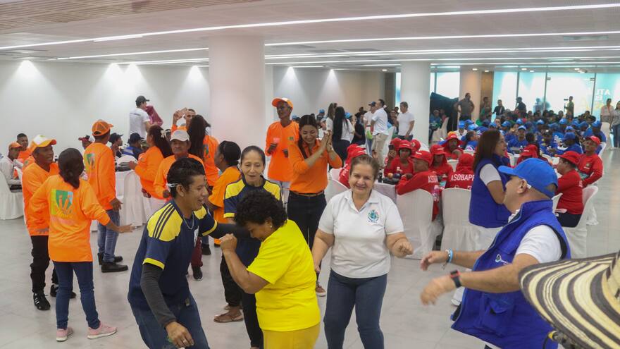 Conmemoran la labor de 300 recicladores de Barranquilla