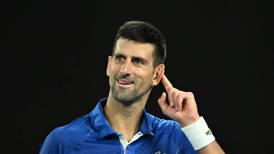 Novak Djokovic venció a Martín Etcheverry y avanzó a octavos de final del Abierto de Australia