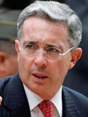 ¡Uribe, libre!