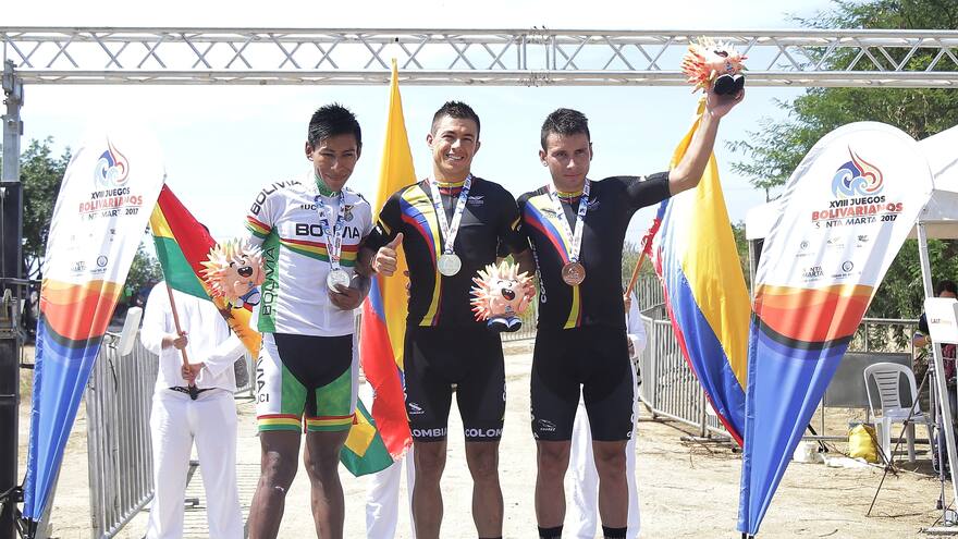 Castañeda también se baña de oro