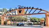 Disney invertirá mil millones de dólares en OpenAI y dejará que ChatGPT use sus personajes
