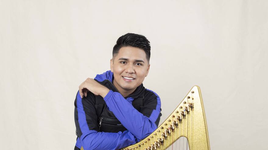 Solaín Rosillo descrestó con su arpa en el International Salsa Congress