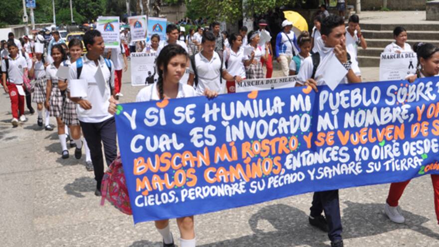 Magisterio de Sucre clama por la paz