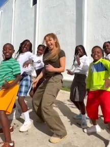Shakira comparte baile con los ‘Ghetto Kids’ y recibe elogios por apoyar a la niñez