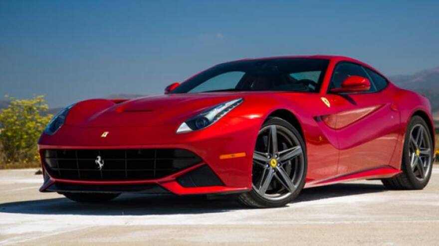 Subastarán 3 lujosos Ferrari muy baratos porque pertenecían a jefe del Clan del Golfo