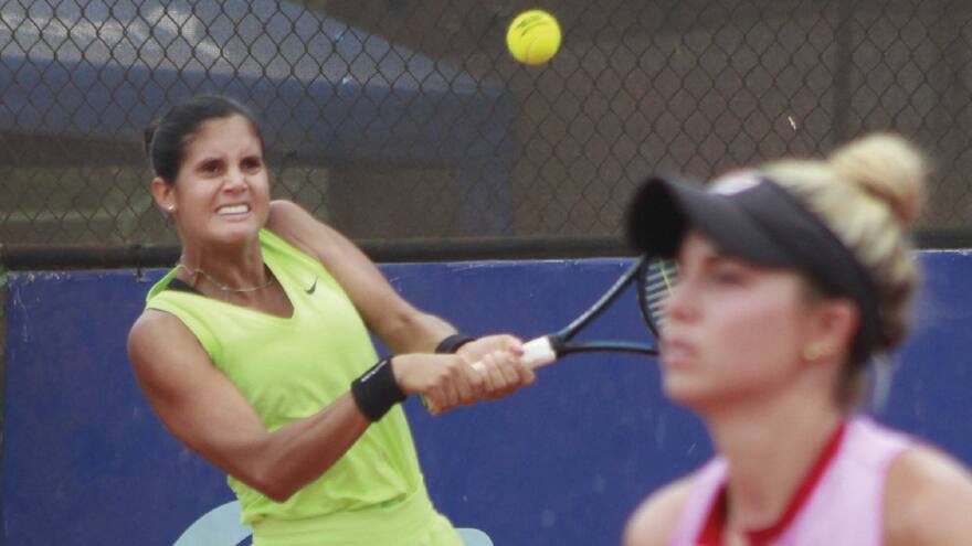 María Paulina Pérez es campeona del torneo de dobles en Guayaquil