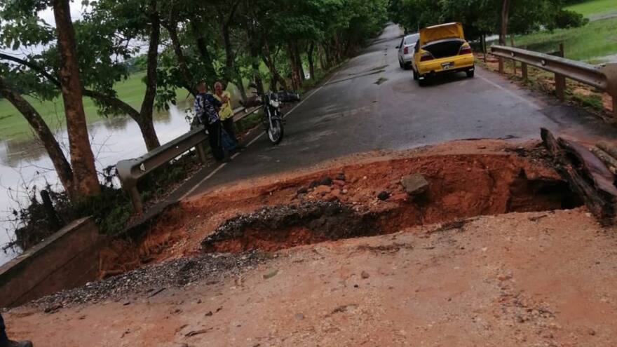 La zona baja de Ayapel está incomunicada por colapso del puente Corinto