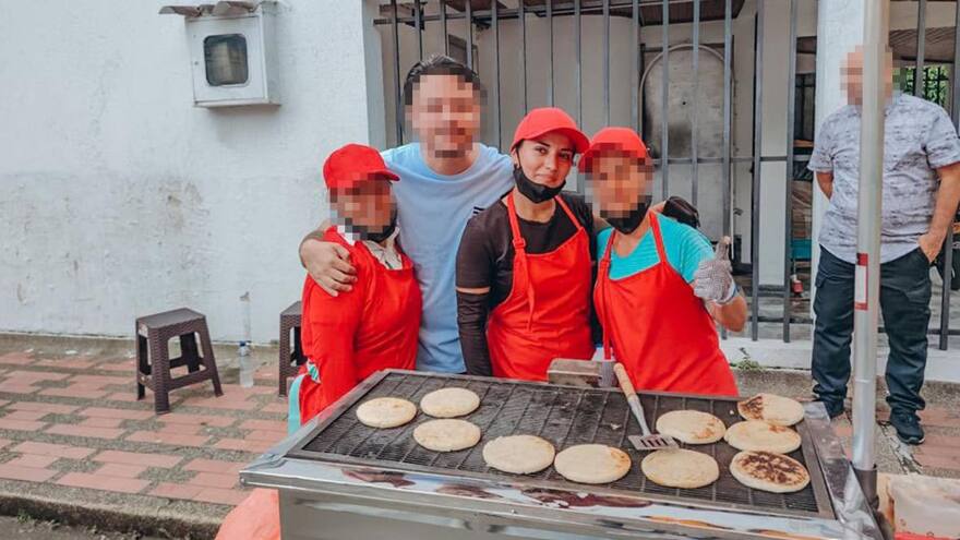 Villavicencio: Vendedora de arepas que empalaron, luego de discusión por excremento de un perro, tuvo que irse de Colombia