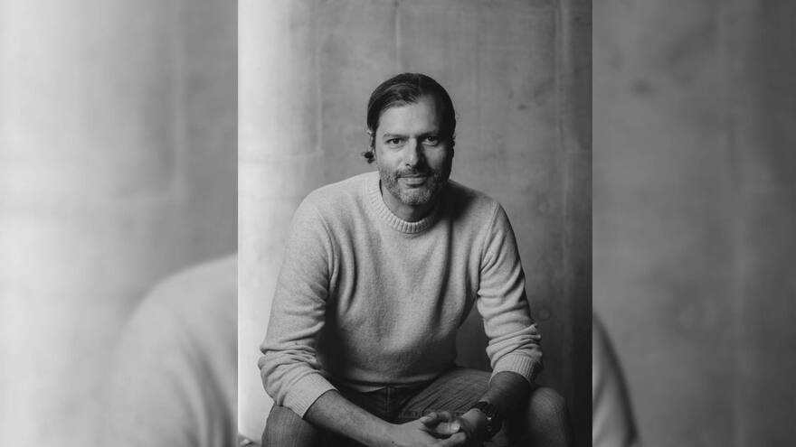 50 músicos ‘tocando’ en un libro