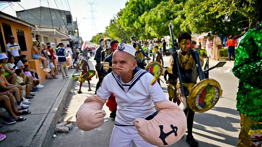 La fiesta de los disfraces se vivió al máximo en la Avenida Las Torres