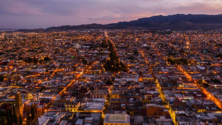 Video del colapso de la terraza de un bar en México que dejó dos personas muertas y 15 heridas