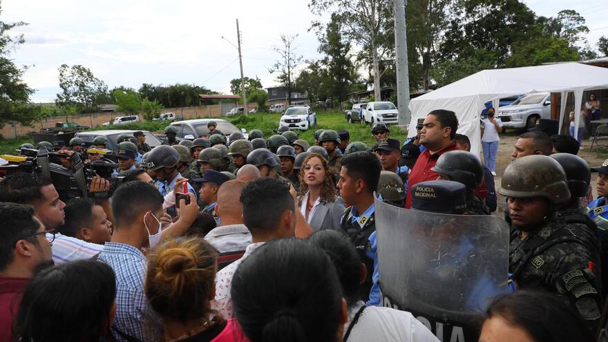 Honduras: presidenta Xiomara Castro decreta toque de queda especial tras matanza de 11 personas