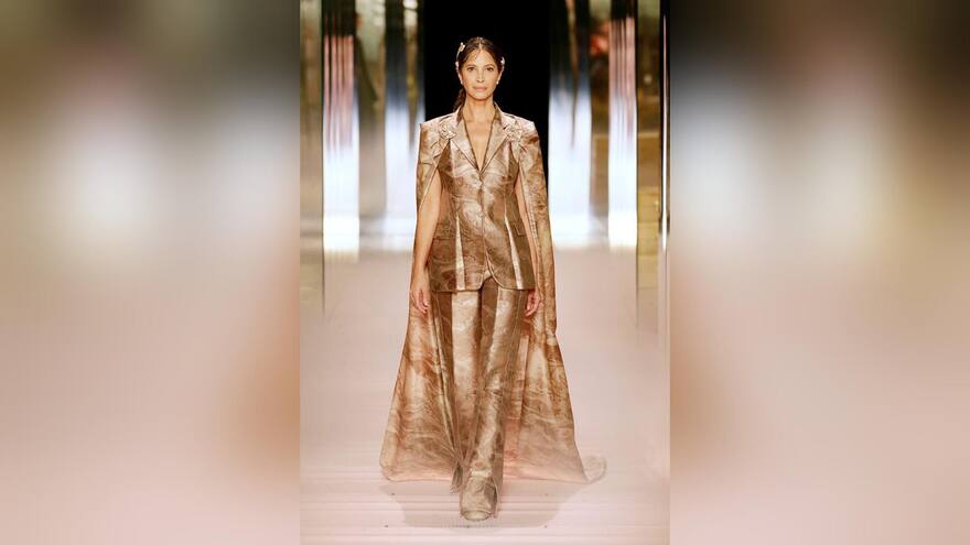La alta costura se renueva en París