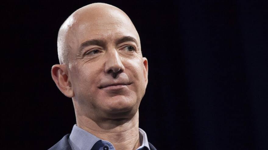 Jeff Bezos lanza un nuevo cohete al espacio con seis turistas