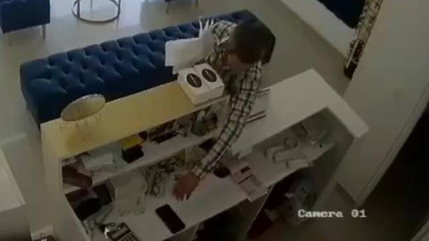 Hombre aparentaba ser sordo para robar en locales comerciales en Ibagué