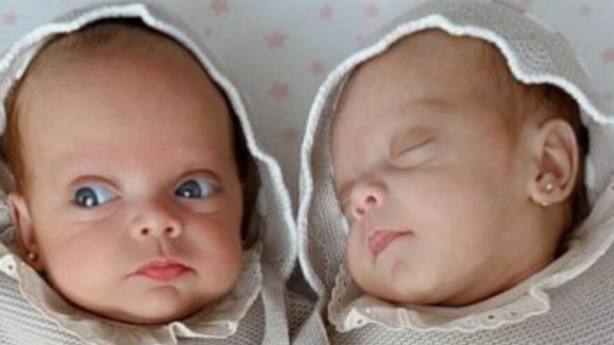 Conoce a las hijas recién nacidas de Adriana Lucía