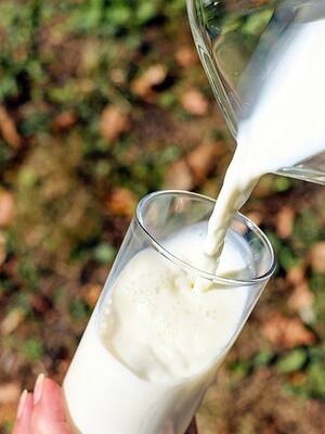 Con los TLC, también vienen por la leche | Columna de Jorge E. Robledo