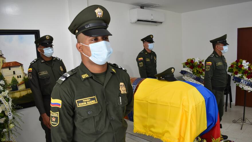 Despiden con honores a patrullero cartagenero asesinado en Pailitas