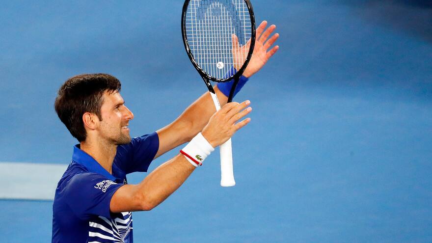 Djokovic vence a Tsonga en tres sets