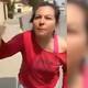 Mujer se volvió viral al atacar a patadas a domiciliario en México