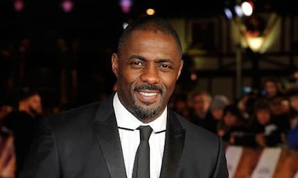 El actor británico Idris Elba recibe el título de ‘caballero’ por parte del rey Carlos III