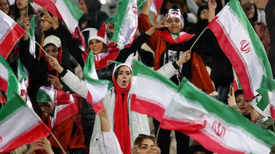 Irán prohíbe de nuevo la entrada de mujeres al estadio de fútbol en Tabriz