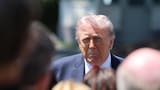 Trump reaparece en un mitin en Florida tras intento de asesinato: “No debería estar aquí”
