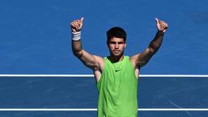 Carlos Alcaraz sigue a paso firme y ya está en octavos de final en Australia