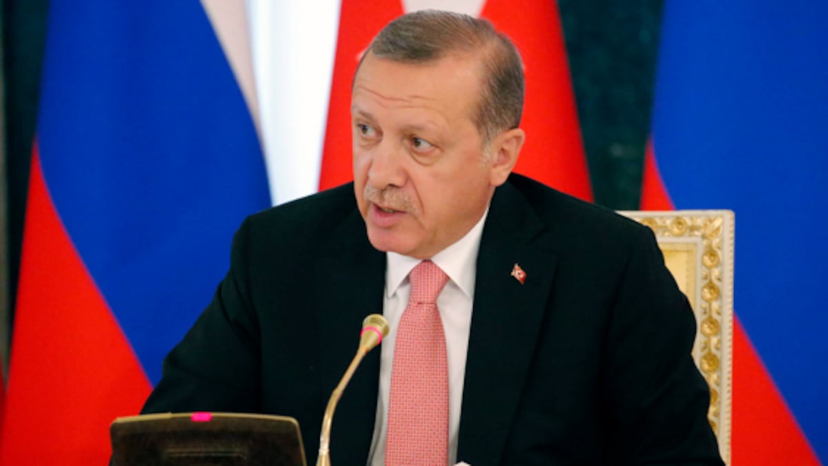 Erdogan niega conocer negociaciones para exilio de Maduro en Turquía