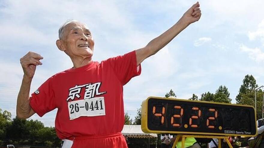 Japonés de 105 años impone récord mundial en los 100 metros