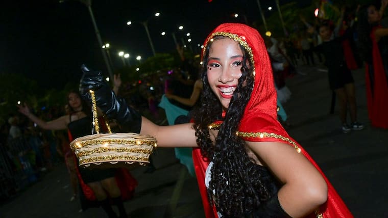 Los disfraces y la alegría se tomaron el Gran Malecón en el desfile de Cantores Killeros