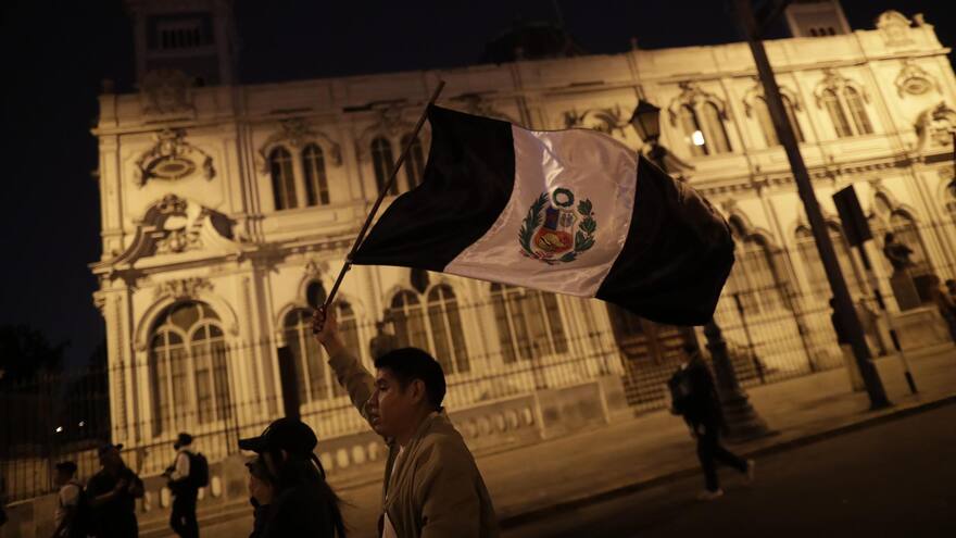 Perú: Parlamento aprueba reconsiderar proyecto de adelanto de elecciones