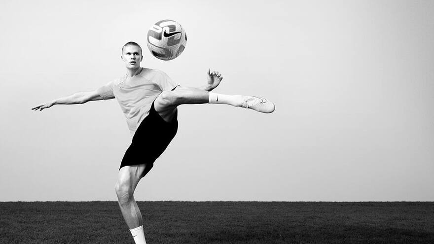 Erling Haaland firmó jugoso contrato con Nike y la multinacional estadounidense es la nueva patrocinadora de los guayos del futbolista