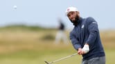 Jon Rahm firma una ronda de 67 golpes y presiona por el liderato