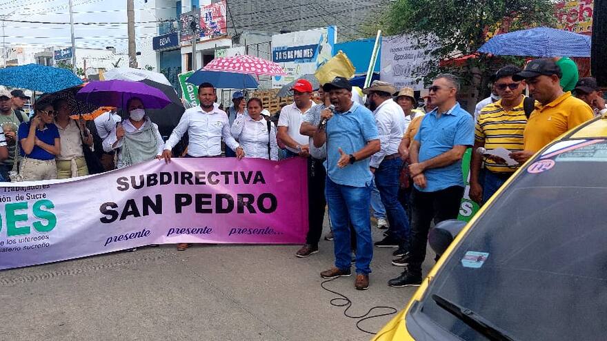 Ades denuncia que faltan más de 100 docentes en colegios oficiales de Sucre